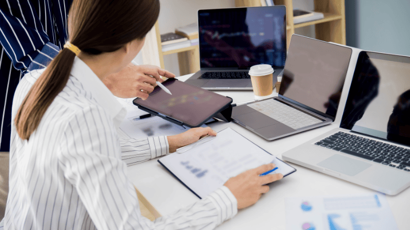 Change Your Sales Approach in 2012 Feature Image