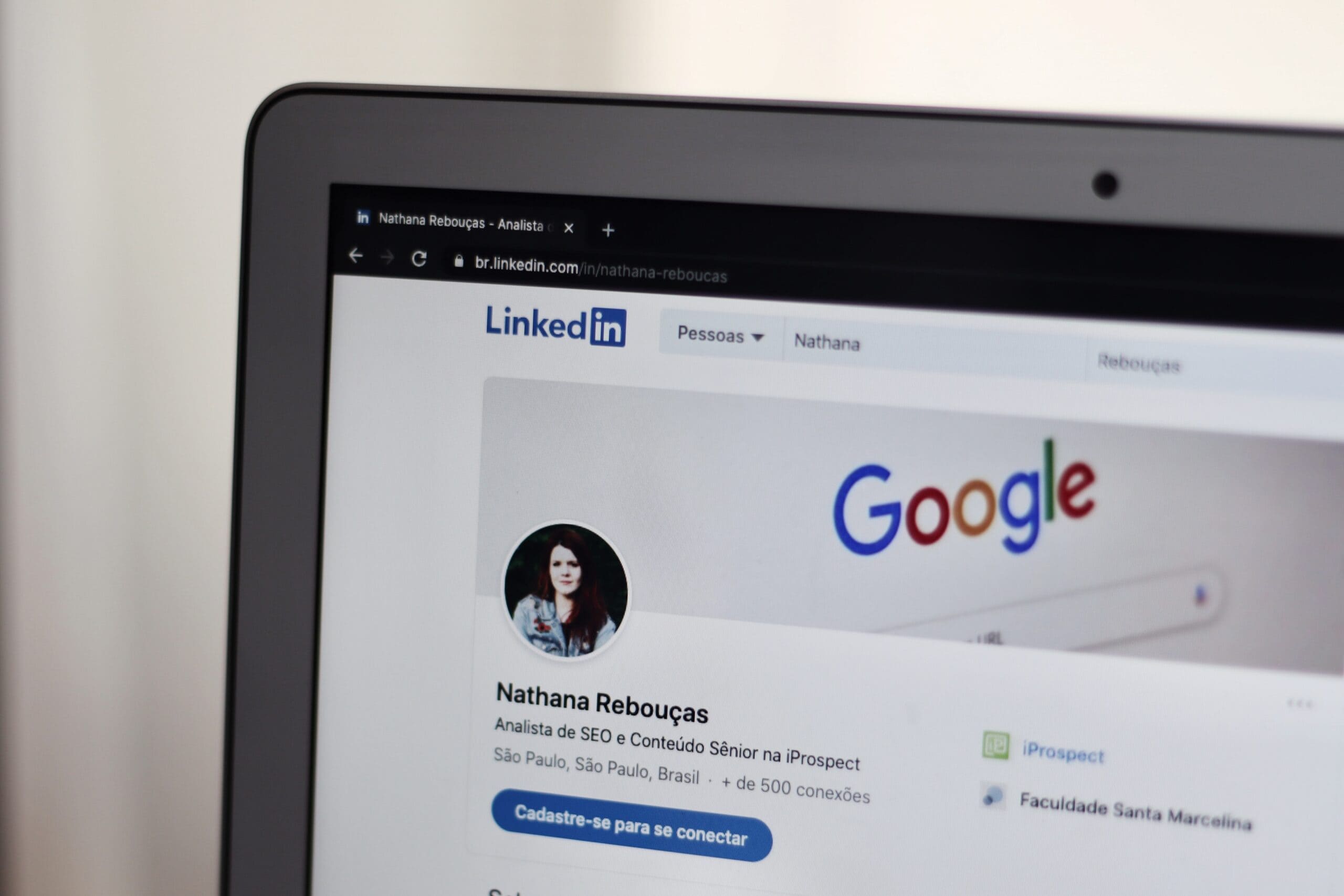 How to Generate Insurance Leads Using LinkedIn Feature Image